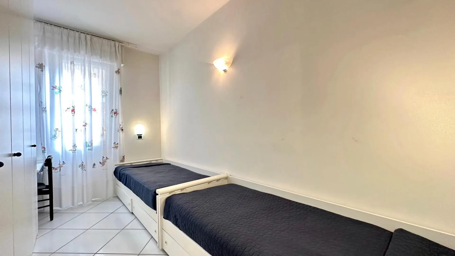 Residence Vera 101-Carraro Immobiliare Jesolo-Family Apartments 0*, Lido di Jesolo