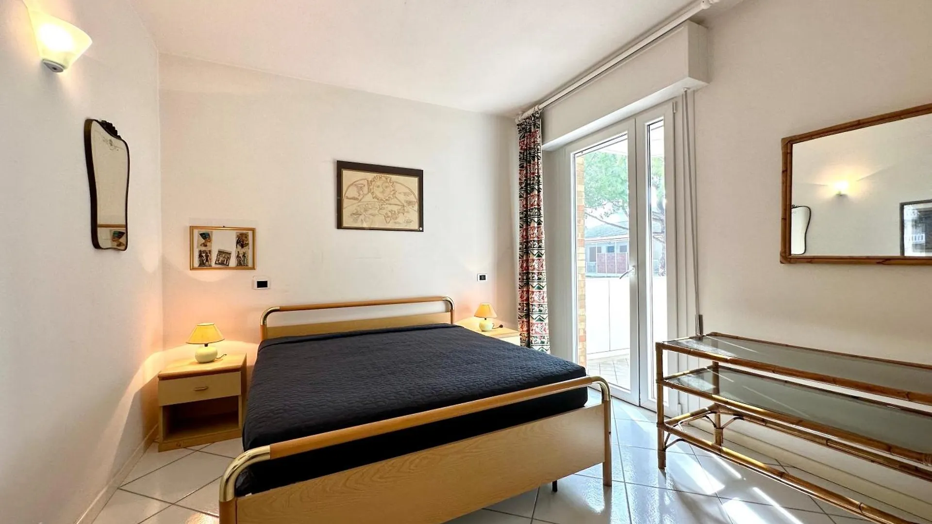 Residence Vera 101-Carraro Immobiliare Jesolo-Family Apartments 0*, Lido di Jesolo Italy
